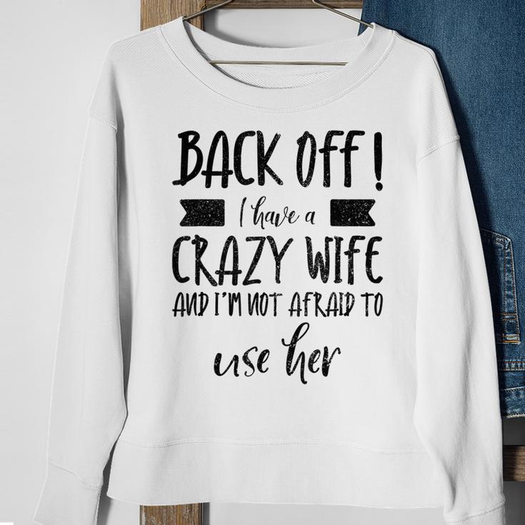 Zurück! Ich Habe Eine Verrückte Frau Sweatshirt, Lustiges Tee für Ehemänner Geschenke für alte Frauen