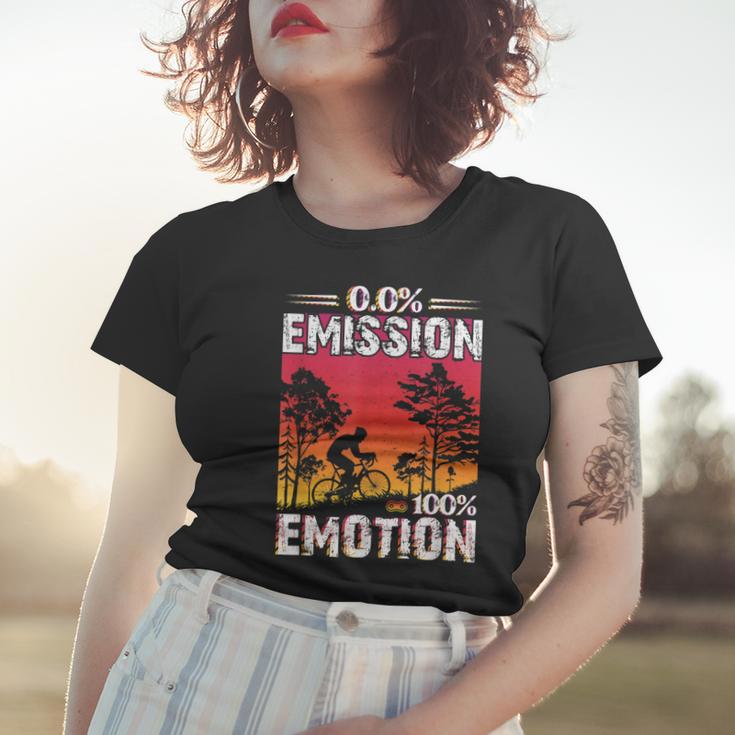 0 Emission 100 Emotion Anti E-Bike Fahrradfahrer Frauen Tshirt Geschenke für Sie