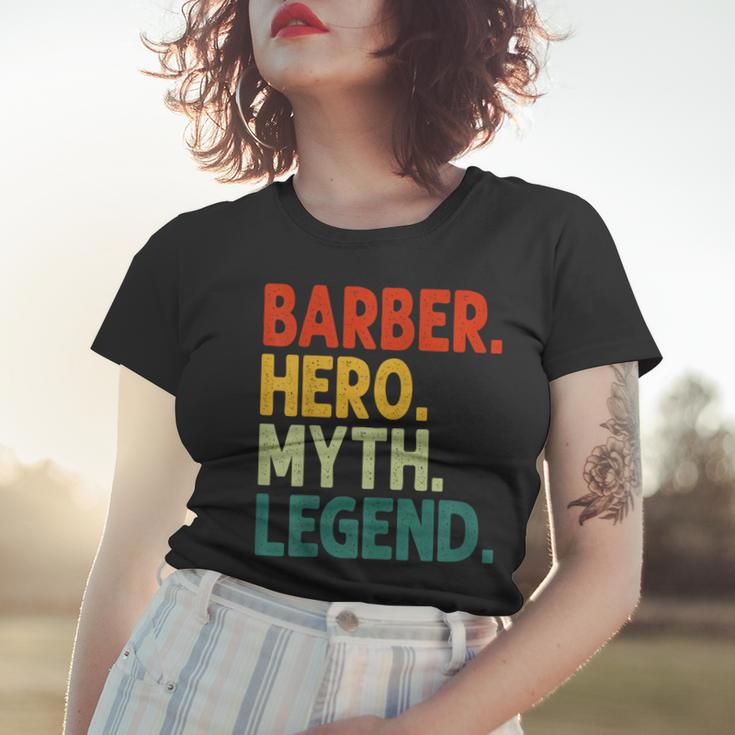 Barber Hero Myth Legend Retro Vintage Barbier Frauen Tshirt Geschenke für Sie