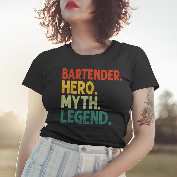 Barkeeper Hero Myth Legend Vintage Barkeeper Frauen Tshirt Geschenke für Sie