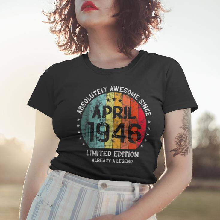 Fantastisch Seit April 1946 Männer Frauen Geburtstag Frauen Tshirt Geschenke für Sie