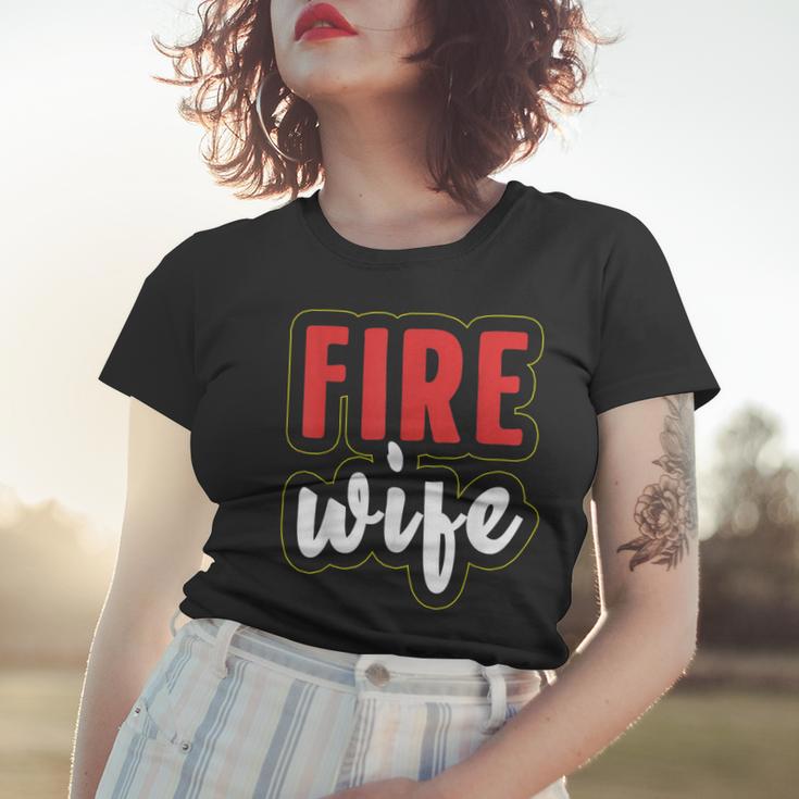 Feuerwehrfrau Ehefrau Damen Frauen Tshirt, Schwarz mit Aufschrift Geschenke für Sie