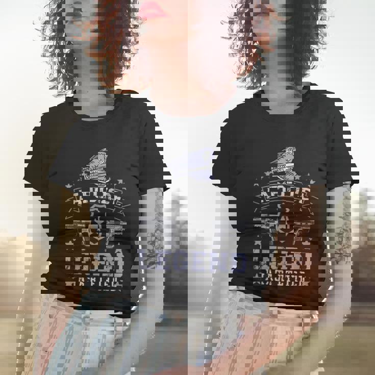 Frauen Tshirt für pensionierte Polizisten, Legende im Ruhestand Geschenke für Sie