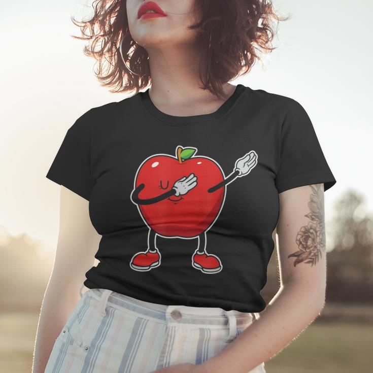 Fröhlicher Apfel Karikatur Schwarzes Frauen Tshirt, Lustiges Obstmotiv Tee Geschenke für Sie