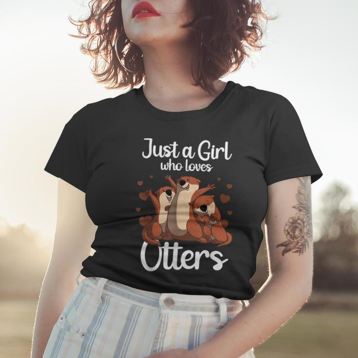 Funny Otter Design For Girls Women Sea Otter Animal Lovers Women T-shirt Gifts for Her
