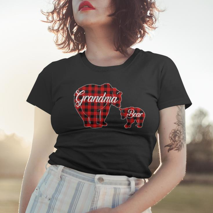 Grandma Bear Buffalo Plaid Weihnachten Frauen Tshirt Geschenke für Sie