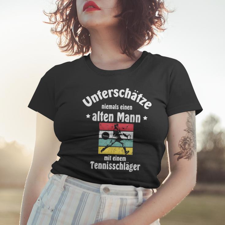 Herren Tennis Frauen Tshirt mit Tennisschläger & Ball Motiv für Pensionäre Geschenke für Sie