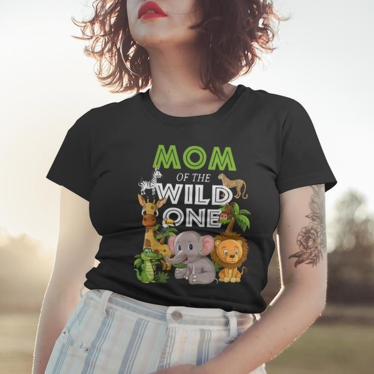 Mom Of The Wild One Zoo Birthday Safari Jungle Animal Women T-shirt Gifts for Her