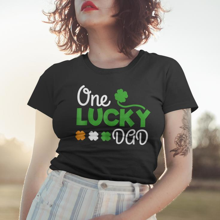 One Lucky Dad St Patricks Day Pregnancy Announcemen Women T-shirt Gifts for Her