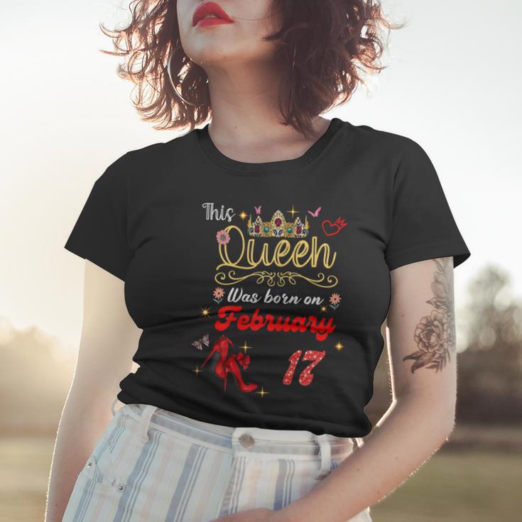 This Queen Was Born Am 17 Februar Geburtstag Frauen Frauen Tshirt Geschenke für Sie