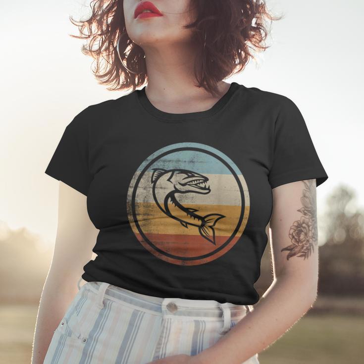 Retro Vintage Angeln Fischen Großer Barrakuda Frauen Tshirt Geschenke für Sie