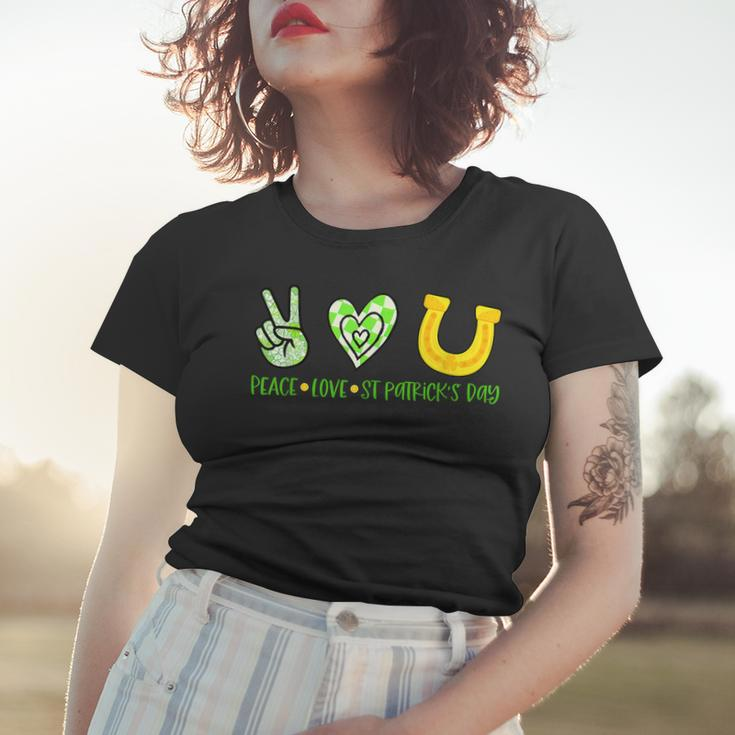 St Patricks Day Horseshoe Peace Love St Patricks Day Women T-shirt Gifts for Her