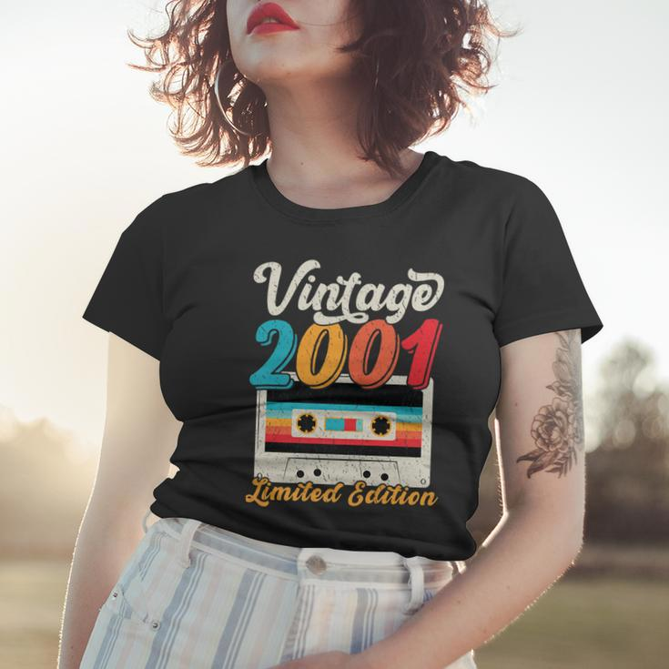 Vintage 2001 Wedding Anniversary Born In 2001 Birthday Party Women T-shirt Gifts for Her