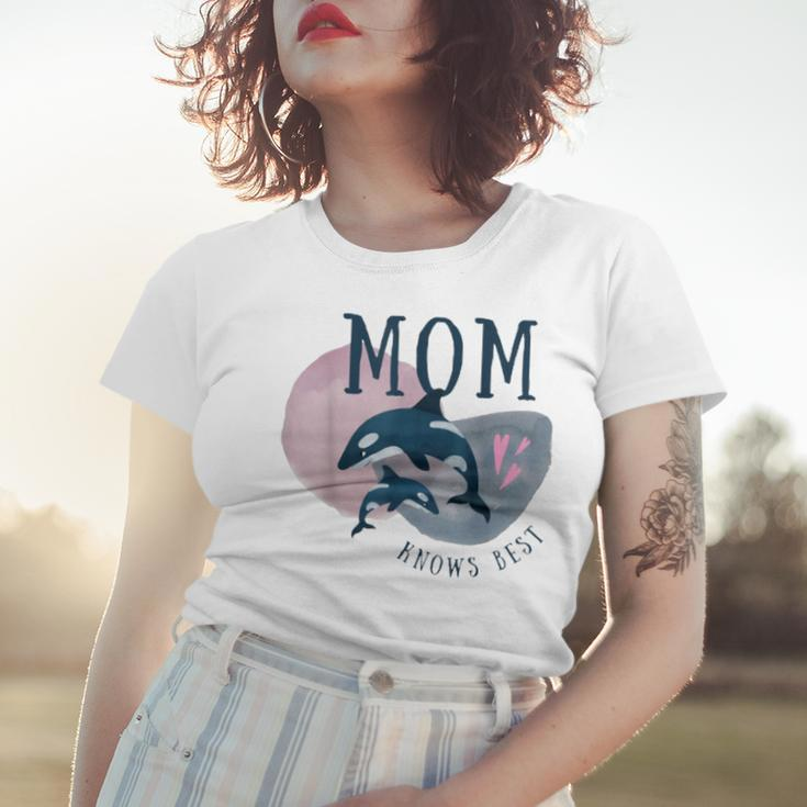Cute Mothers Day Design Mom Knows Best Women T-shirt Gifts for Her