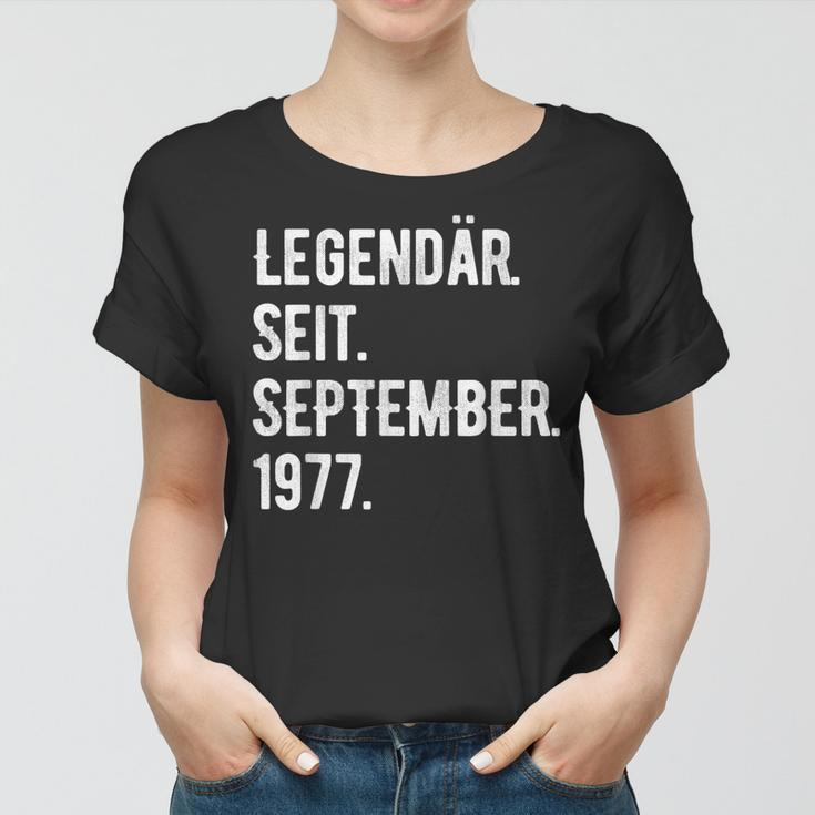 46 Geburtstag Geschenk 46 Jahre Legendär Seit September 197 Frauen Tshirt