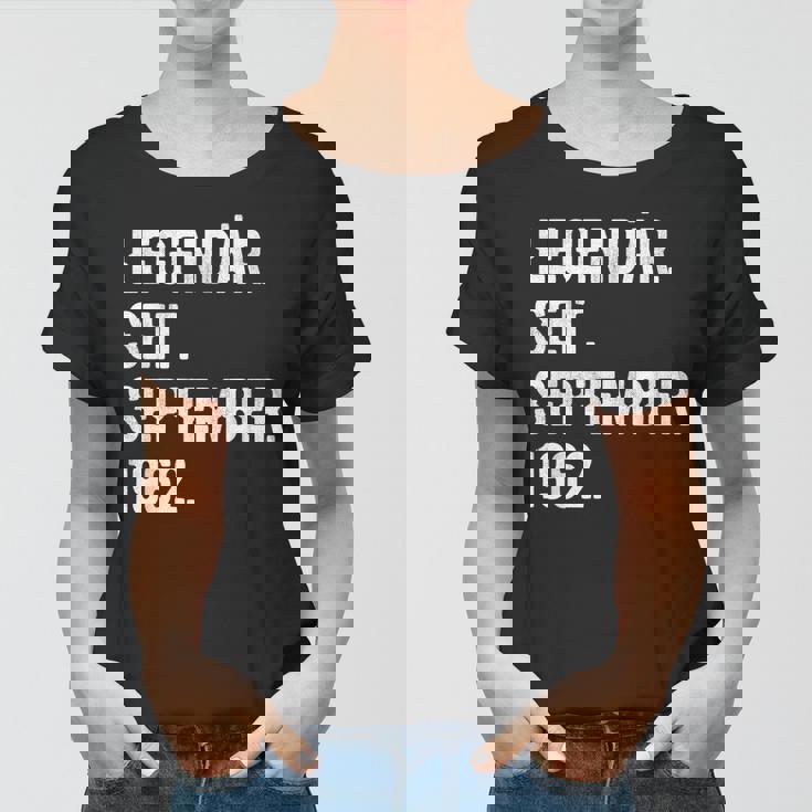 61 Geburtstag Geschenk 61 Jahre Legendär Seit September 196 Frauen Tshirt
