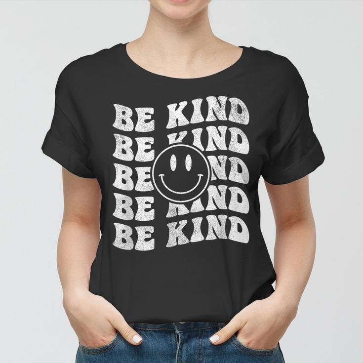 Be Kind Retro Happy Face – Vintage Positivity Women T-shirt