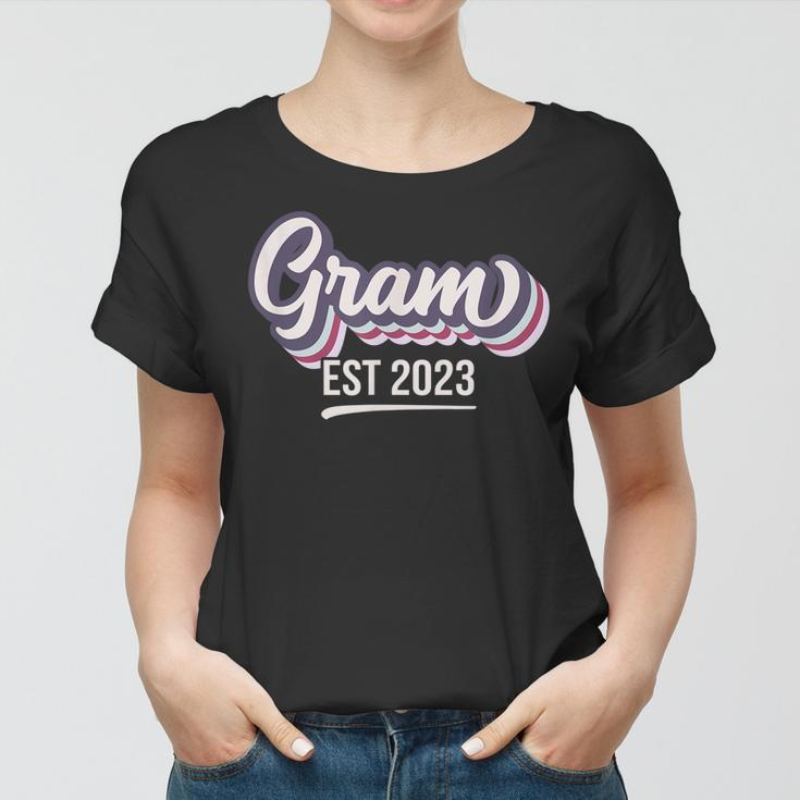Gram Est 2023 - Soon To Be Grandma Pregnancy Announcement Women T-shirt