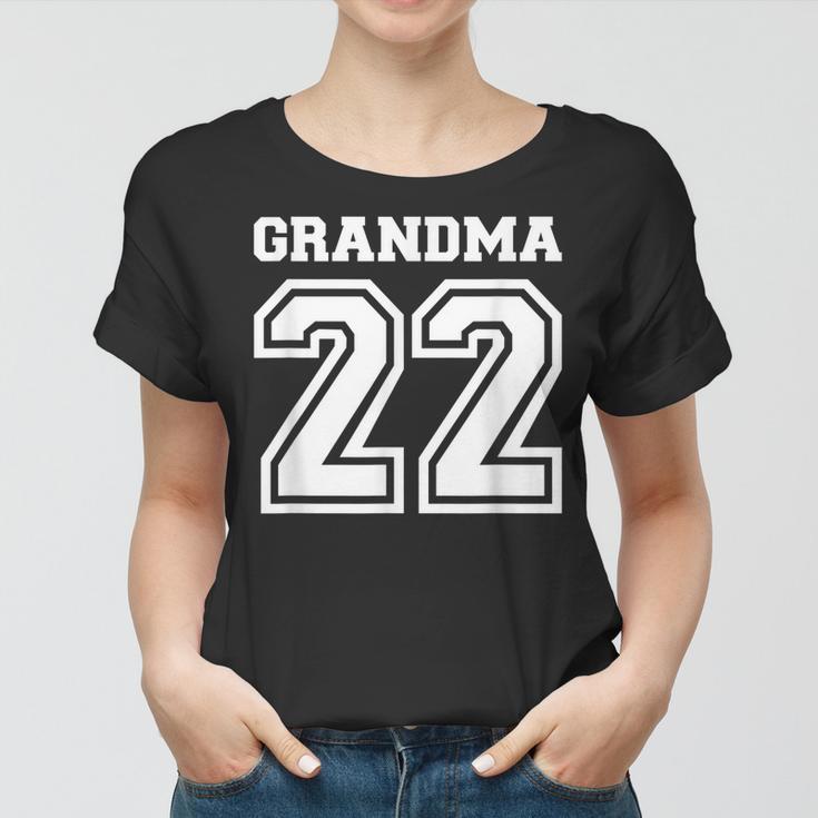 Oma 2022 Schwangerschaft Verkünden V3 Frauen Tshirt