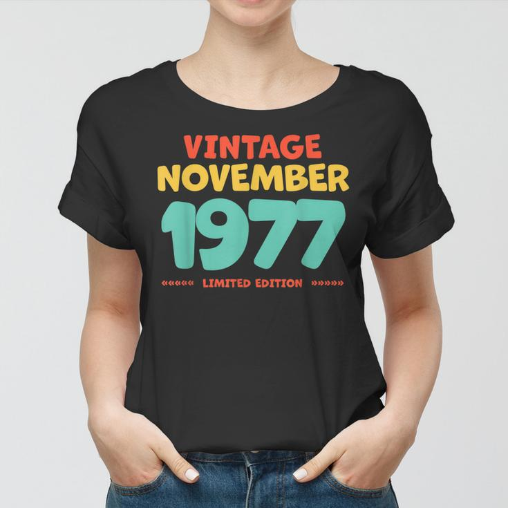 Vintage 1977 November Legend Born In November 1977 Geburtstag Frauen Tshirt