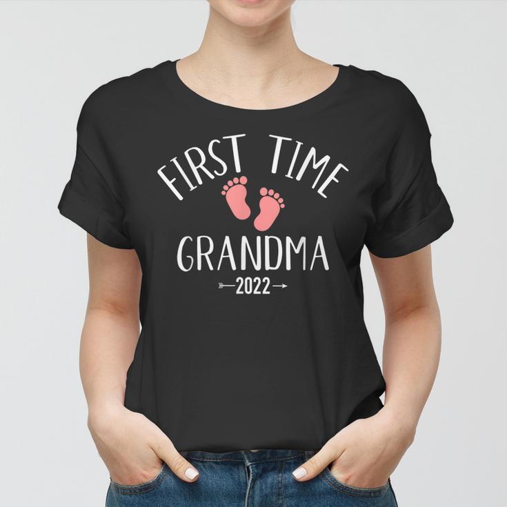 Zum Ersten Mal Oma 2022 Werdende Großmutter Frauen Tshirt