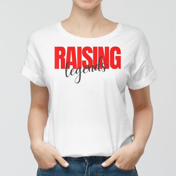 Raising Legends Slogan Frauen Tshirt, Weiß mit Rotem Text