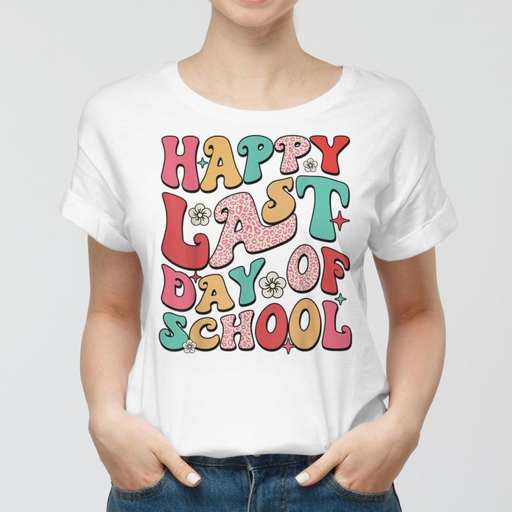 Retro Groovy Happy Last-Day Of School Leopard Teacher Kids Women T-shirt