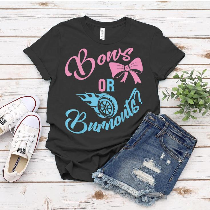 Bows Or Burnouts Gender Reveal Idea For New Mom Or New Dad Women T-shirt Unique Gifts