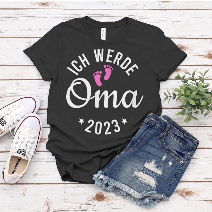 Ich Werde Oma 2023 Frauen Tshirt, Lustiges Oberteil mit Fußabdrücken Lustige Geschenke