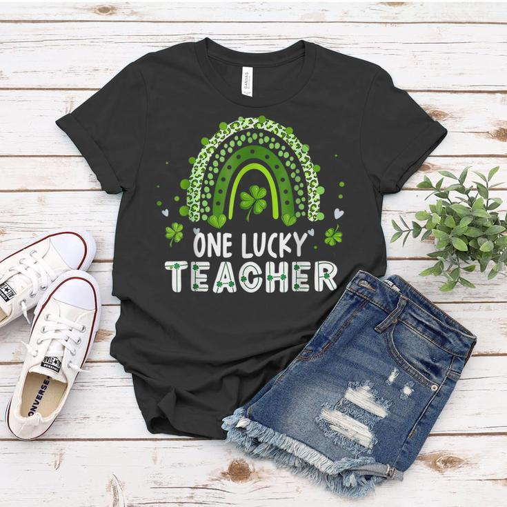 One Lucky Teacher Leopard Rainbow Lucky St Patricks Day Women T-shirt Funny Gifts