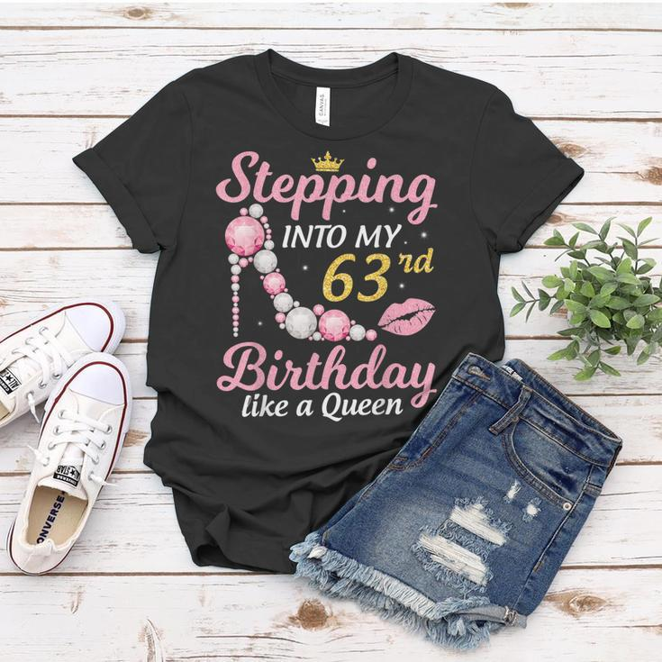 Stepping Into My 63Rd Birthday Like A Queen Happy To Me Mom Women T-shirt Funny Gifts