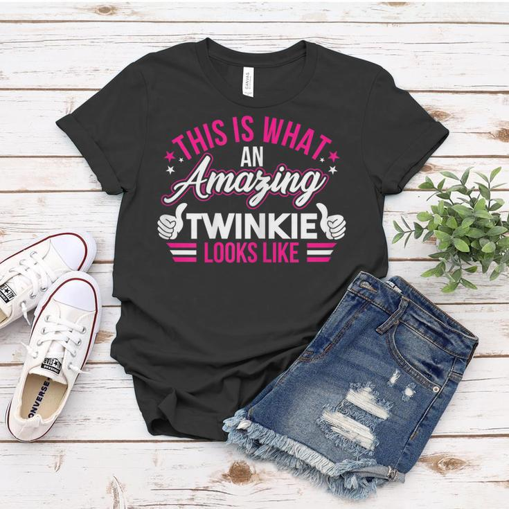 Womens This Is What An Amazing Twinkie Looks Like Mothers Women T-shirt Unique Gifts