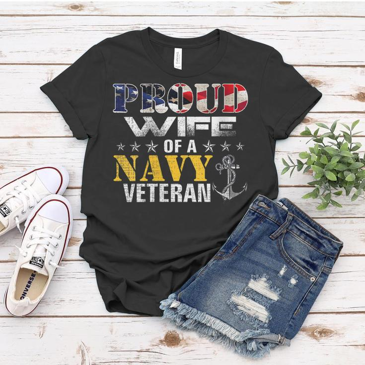 Womens Vintage Proud Wife Of A Navy For Veteran Gift Women T-shirt Funny Gifts