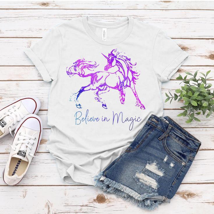 Believe In Magic Einhorn-Frauen Tshirt, Vintage-Fantasiekunst für Pferdefans Lustige Geschenke