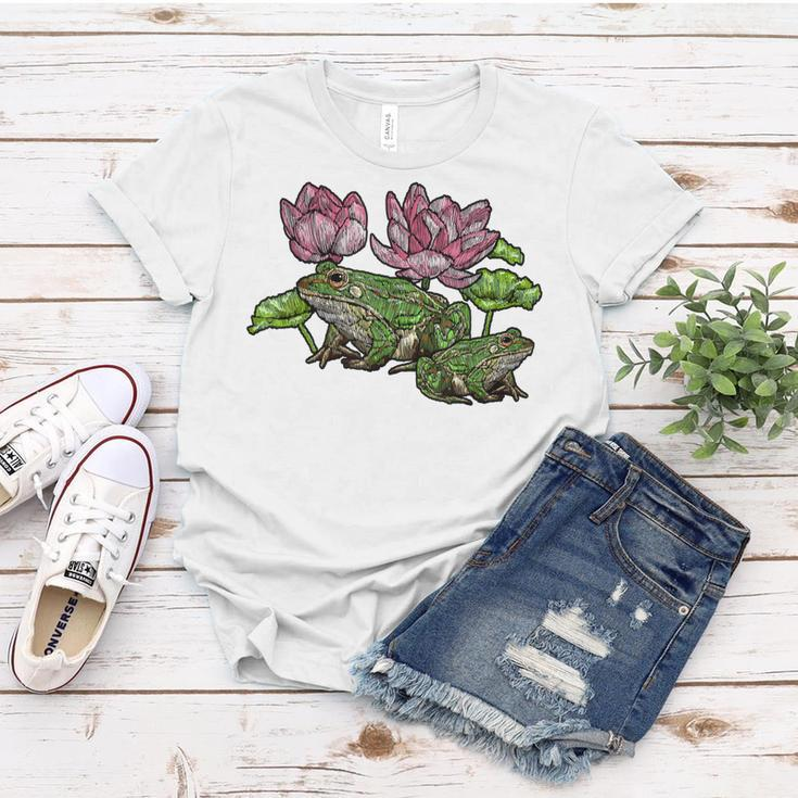 Cottagecore Aesthetic Embroidery Frogs Butterfly Frog Lover Women T-shirt Unique Gifts