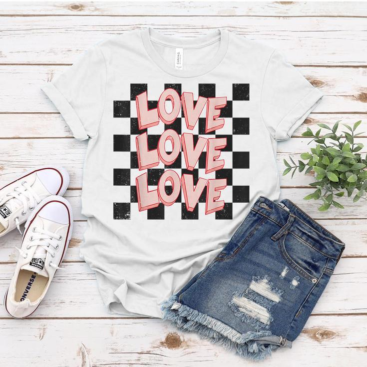 Love Heart Valentine Checkered Retro Groovy Valentines Day Women T-shirt Funny Gifts