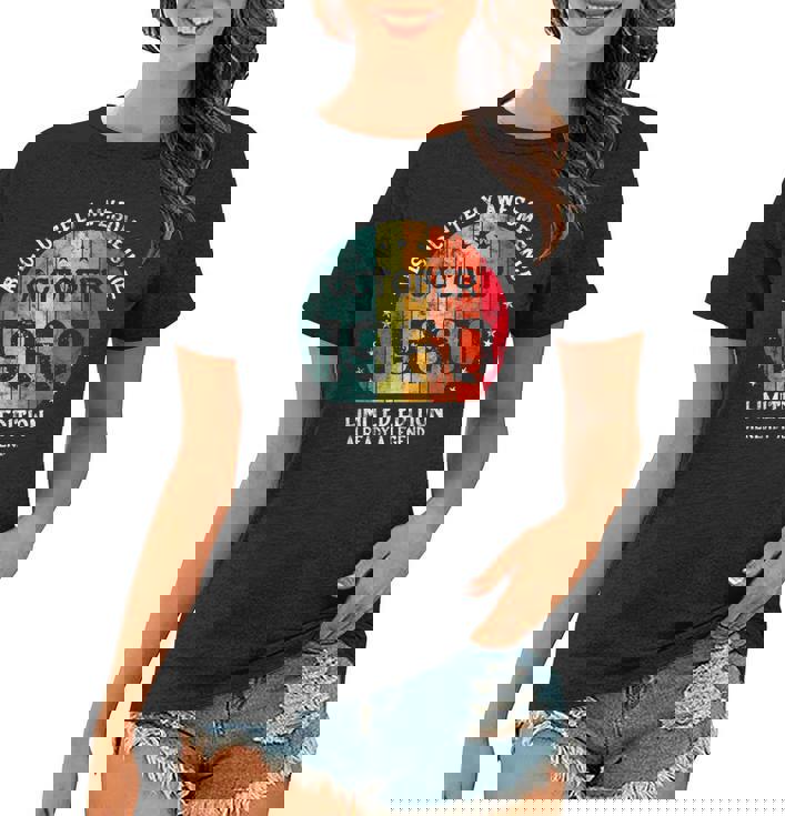 Fantastisch Seit Oktober 1960 Männer Frauen Geburtstag Frauen Tshirt