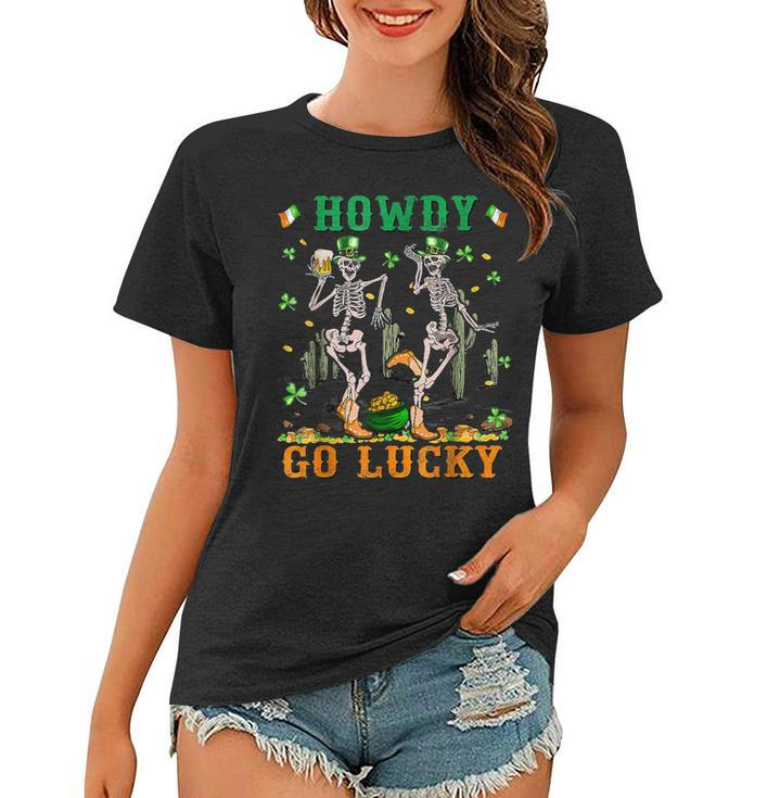 Howdy Go Lucky Shamrock Dancing Skeleton Patricks Day 2023  Women T-shirt