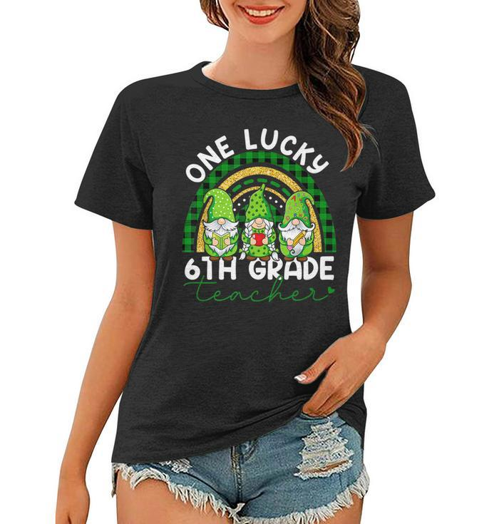 One Lucky 6Th Grade Teacher Gnomes St Patricks Rainbow   Women T-shirt