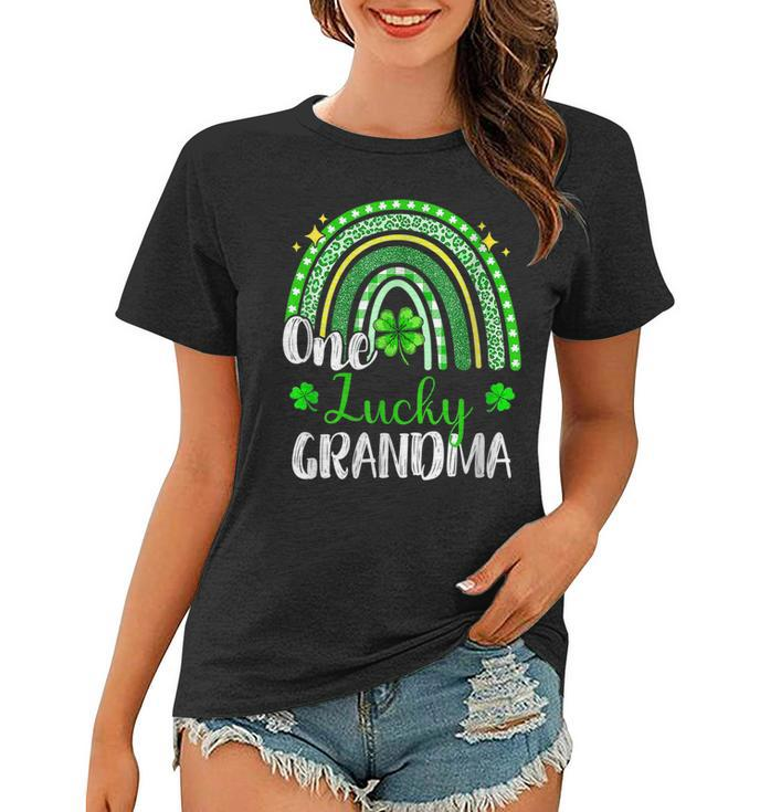 One Lucky Grandma Leopard Print Rainbow St Patricks Day  Women T-shirt