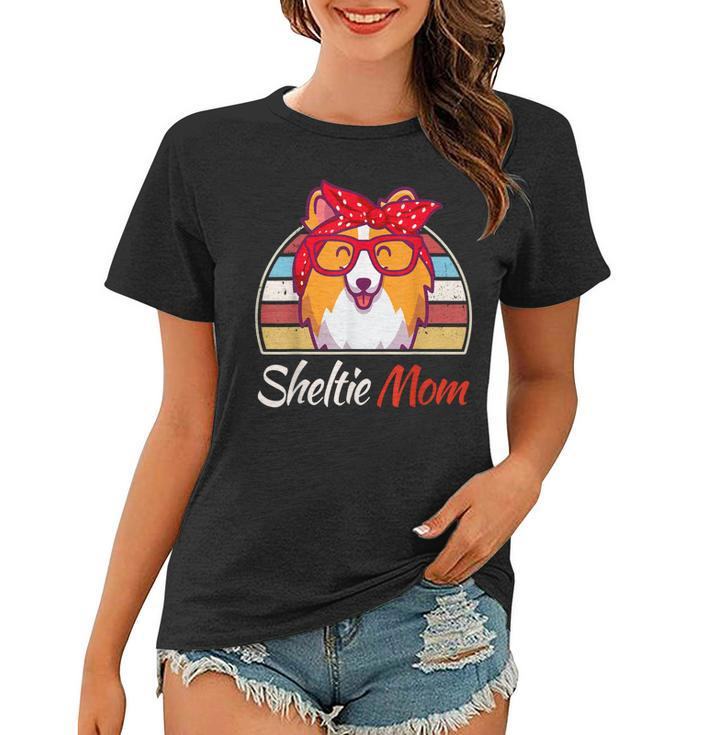 Sheltie Mom  Sheetland Sheepdog Gifts Shelty Dog  Women T-shirt
