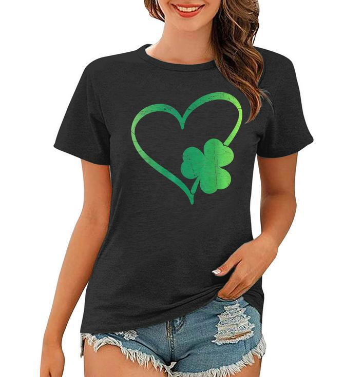 Vintage Happy St Patricks Day Irish Lucky Shamrock Heart  Women T-shirt