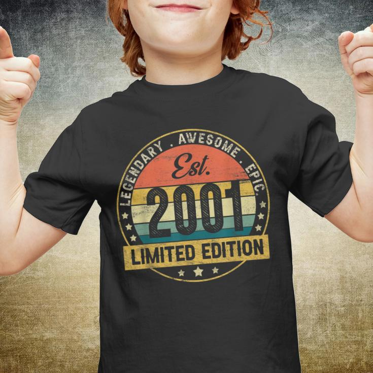 Est Vintage 2001 22 Year Old Gifts 22Nd Birthday Boys Girls Youth T-shirt