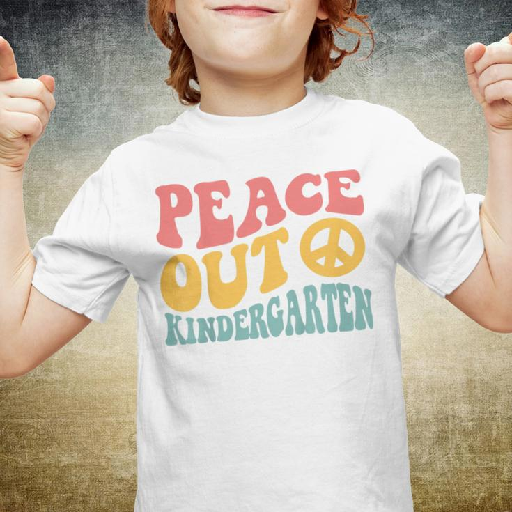 Kids Peace Out Kindergarten Funny Retro Last Day Of Kindergarten Youth T-shirt