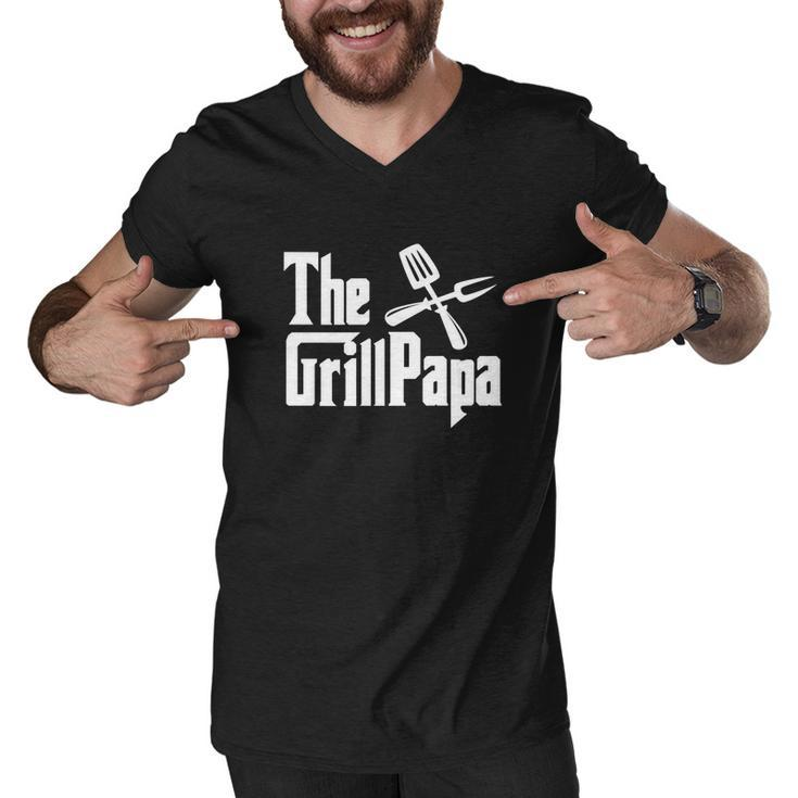 Mens Grill Master Papa Bbq Gag Gif For Dads Men V-Neck Tshirt