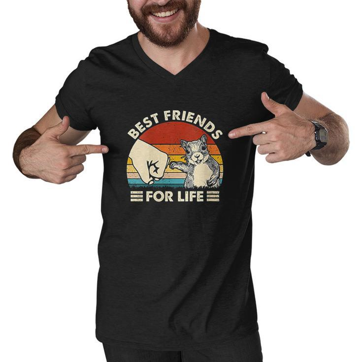 Retro Vintage Squirrel Best Friend For Life Fist Bump Men V-Neck Tshirt
