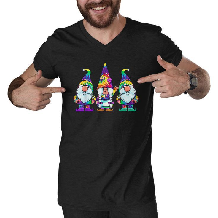 Three Hippie Gnomes Tie Dye Retro Vintage Hat Peace Gnome Men V-Neck Tshirt