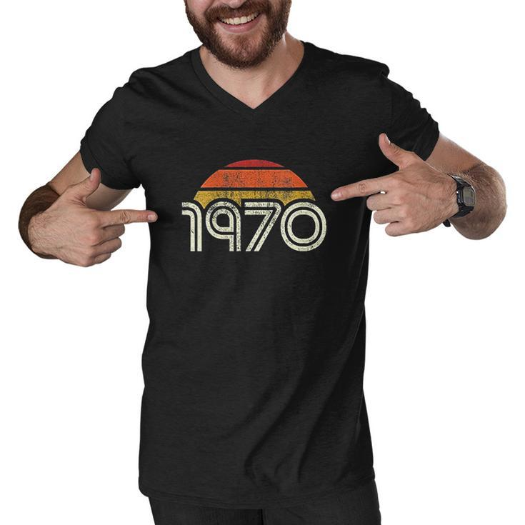 Vintage 1970 Retro Birthday Men V-Neck Tshirt