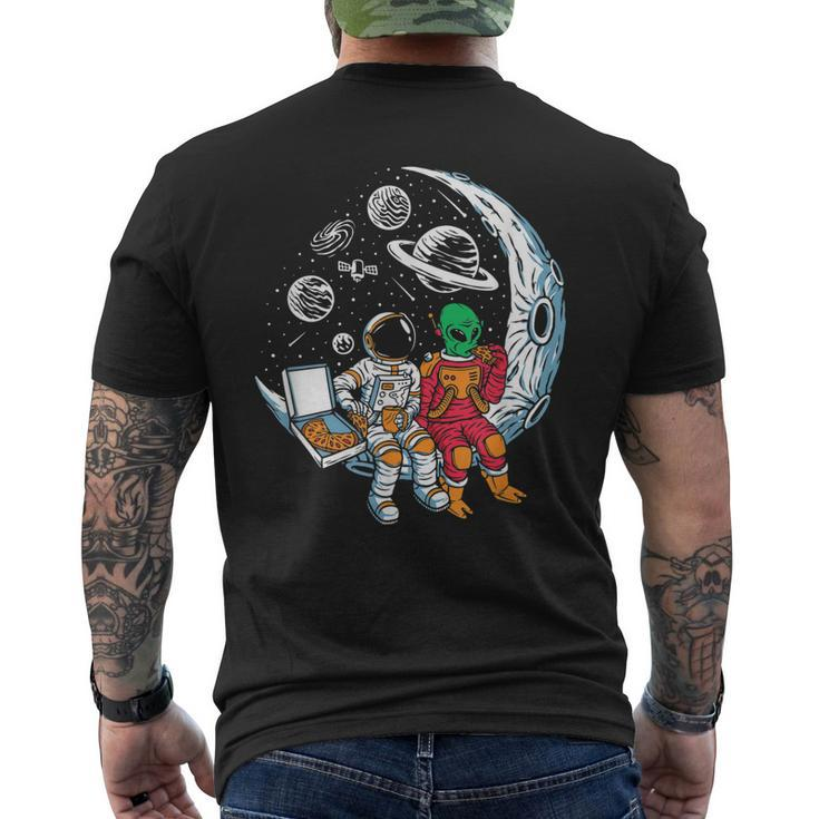Astronaut And Alien Love Eating Pizza Exploring Space Men's T-shirt Back Print