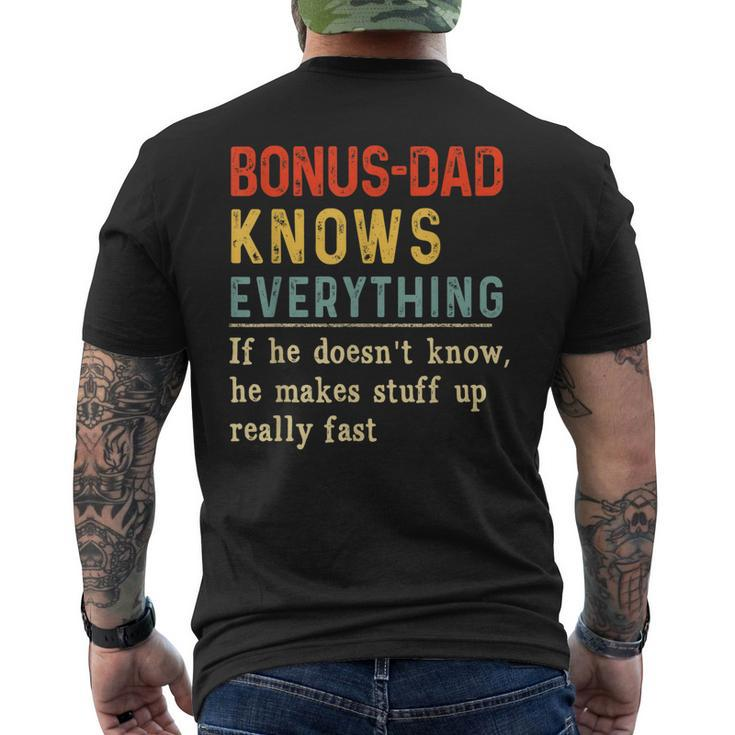 Bonus Dad Know Everything Vintage Funny Fathers Day Gift Gift For Mens Mens Back Print T-shirt